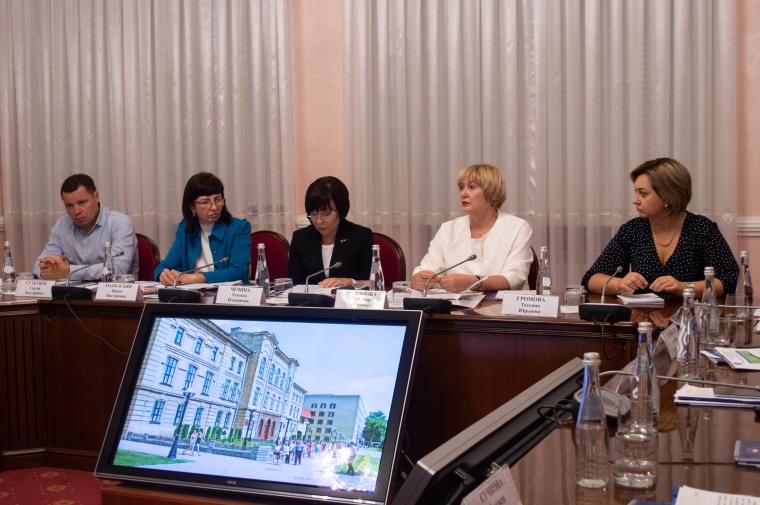Федерация профсоюзов Ставропольского края провела   круглый стол «Достойный труд – основа социально-экономического развития региона»