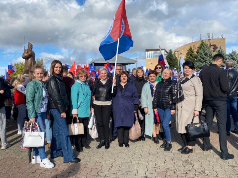 Федерация профсоюзов Ставропольского края приняла участие в  митинге-концерте «Своих не бросаем»
