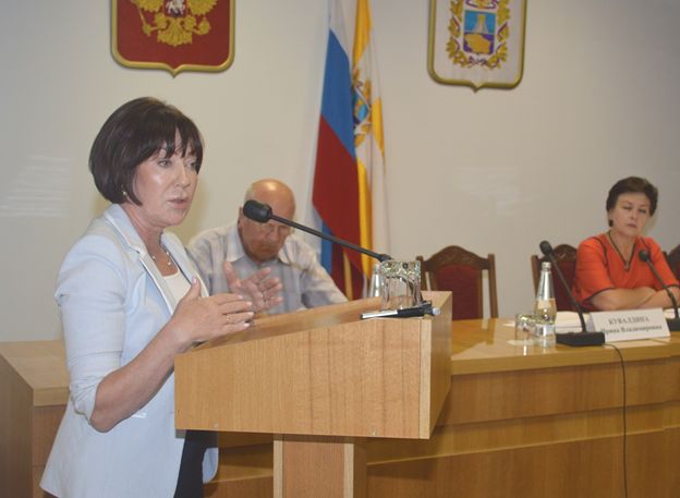 Надо повышать зарплаты, а не пенсионный возраст