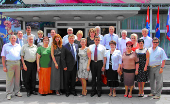 В кисловодском Доме культуры курорта прошло торжественное собрание работников санаторно-курортного комплекса профсоюзов на КМВ, посвященное Дню медицинского работника