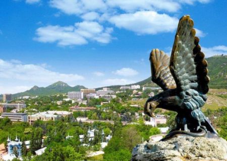 Профсоюзы и работодатели выступают против курортного сбора