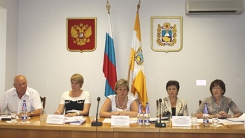 Состоялось очередное заседание краевой трехсторонней комиссии по регулированию социально-трудовых отношений